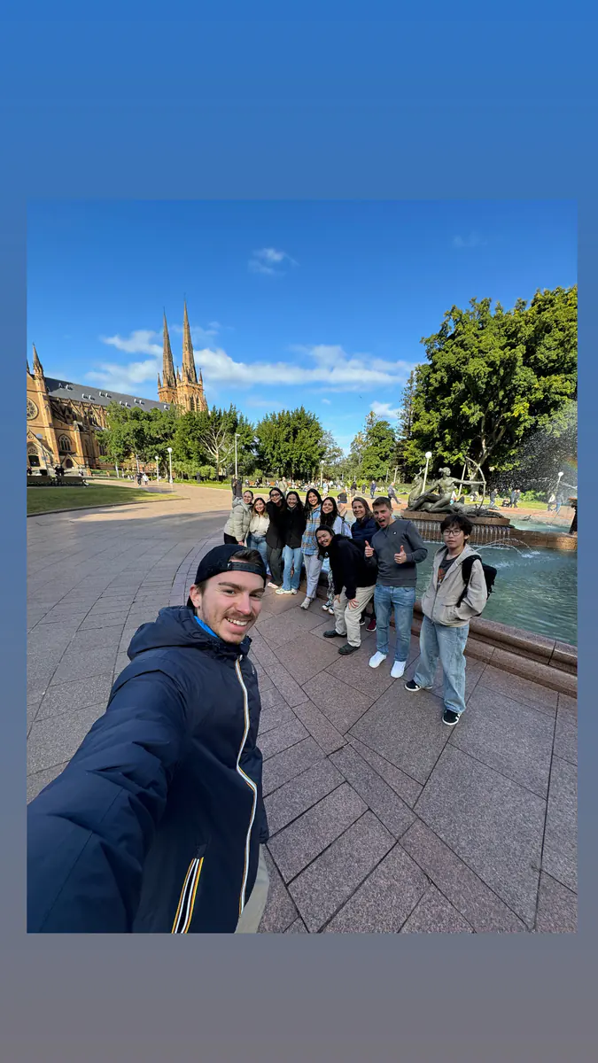 Sydney walking tour Boston Institute students on a walking tour through central Sydney